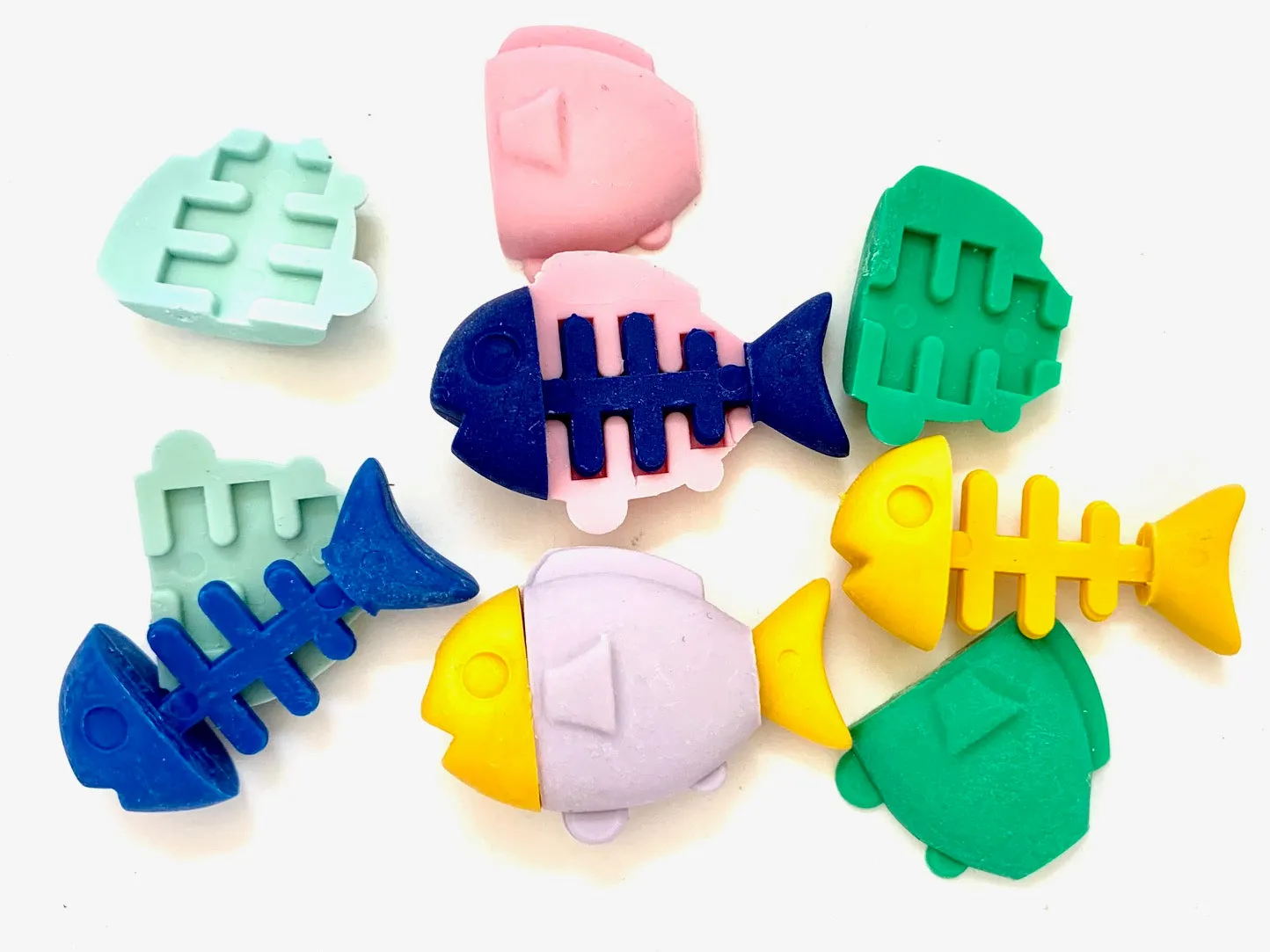 381111 FISH ERASER-4 COLORS-30