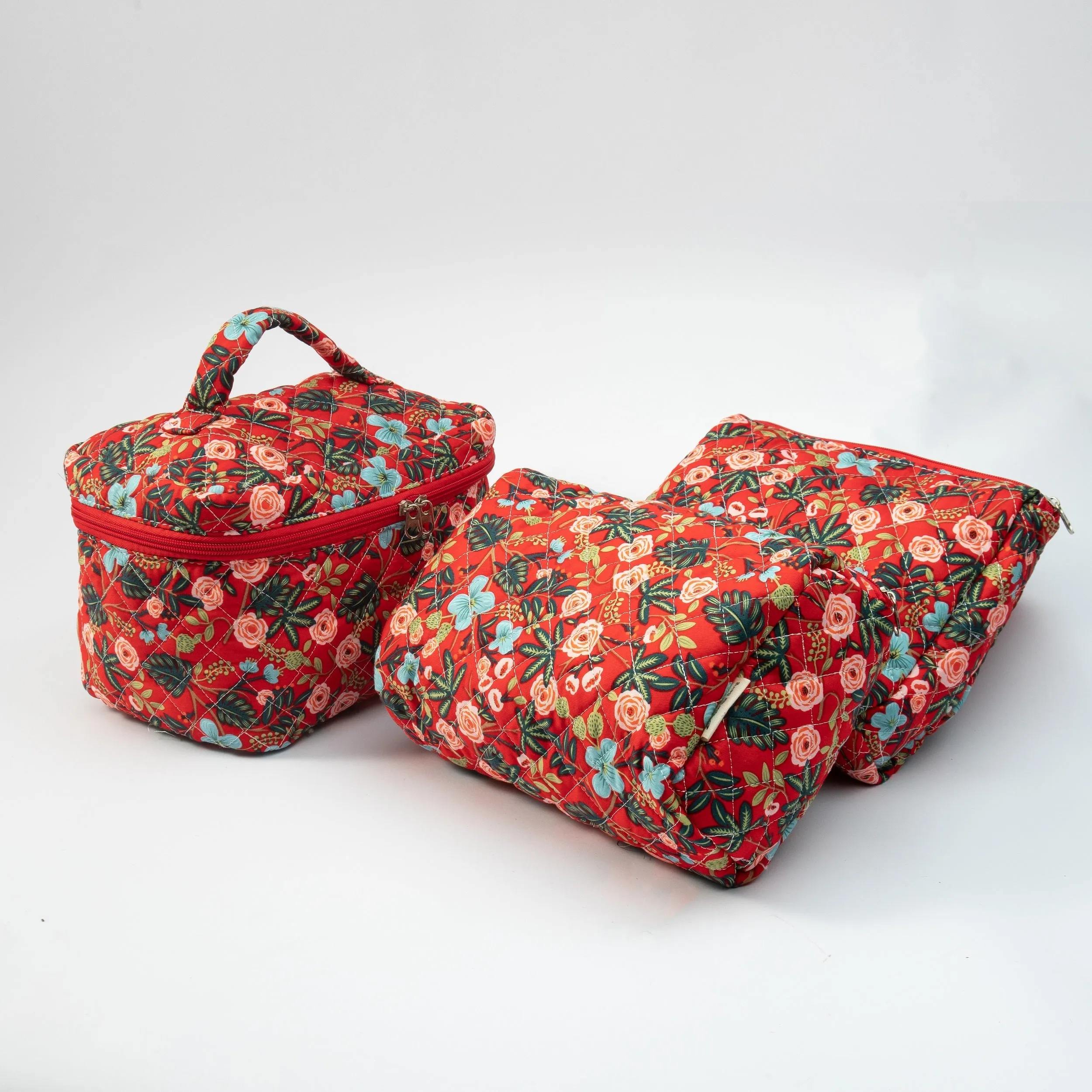 Floral Quilted Makeup Pouch - Travel-Friendly Cosmetic Bag