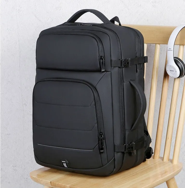 Large Capacity Expandable 17in Laptop Backpack with USB Charging