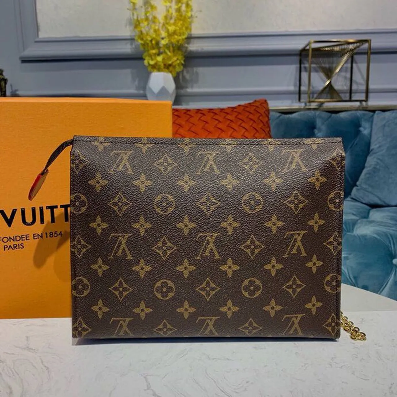 LV Toiletry Pouch On Chain Monogram Canvas For Women, Women’s Wallet 9.8in/25cm LV M81412