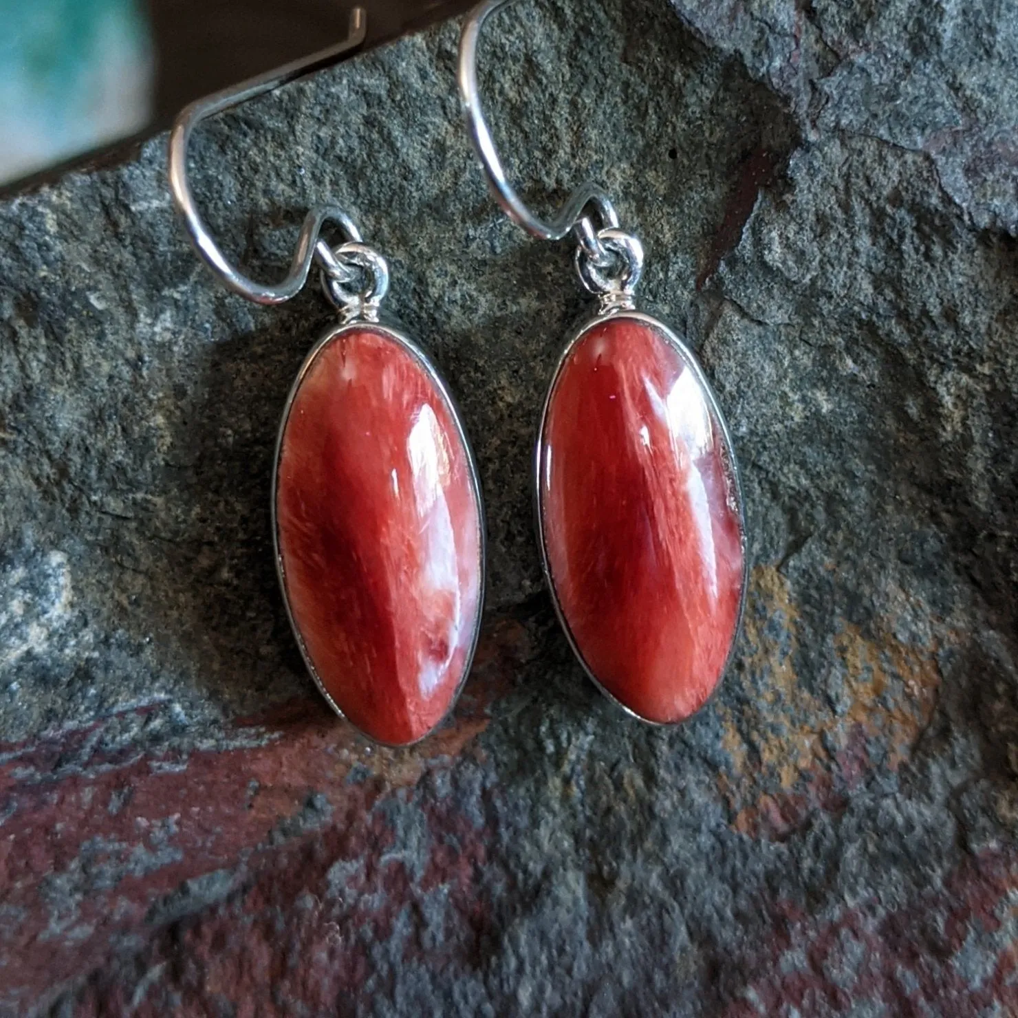 Red Spiny Shell Oyster Earrings by Cathy Webster SWSG-ERN-0022