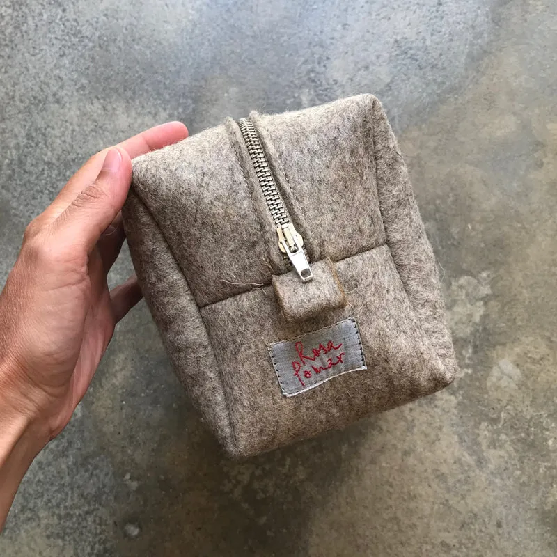 Wool felt travel pouch Wholesale