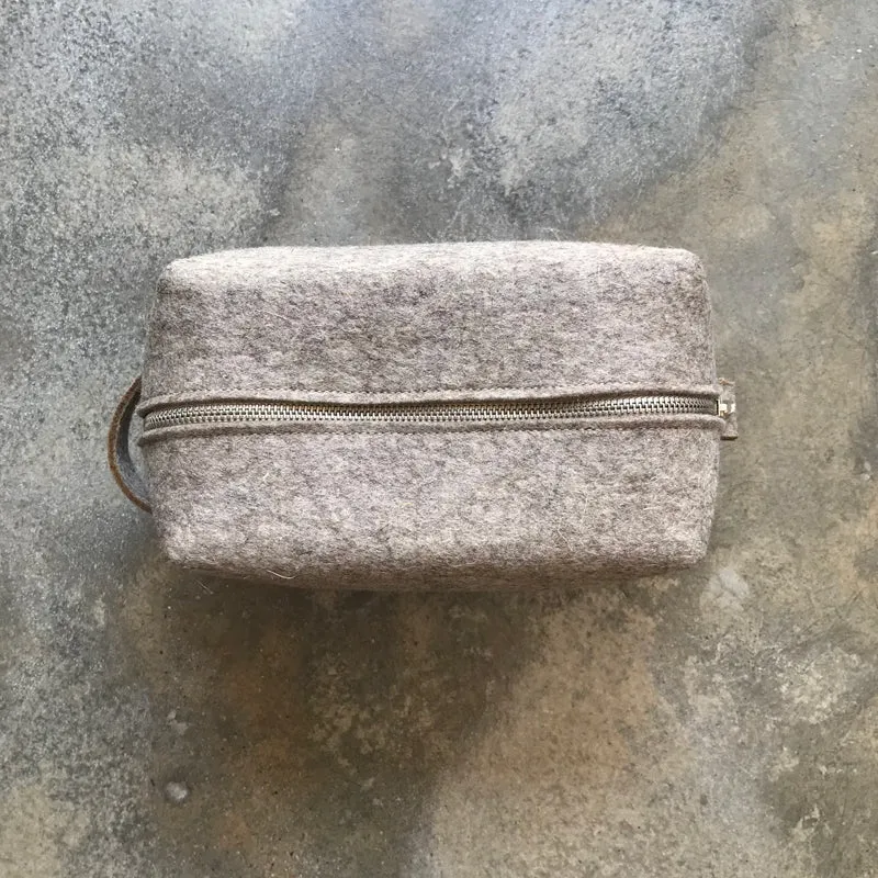 Wool felt travel pouch Wholesale