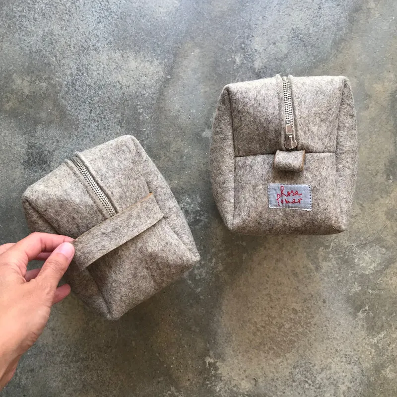 Wool felt travel pouch Wholesale